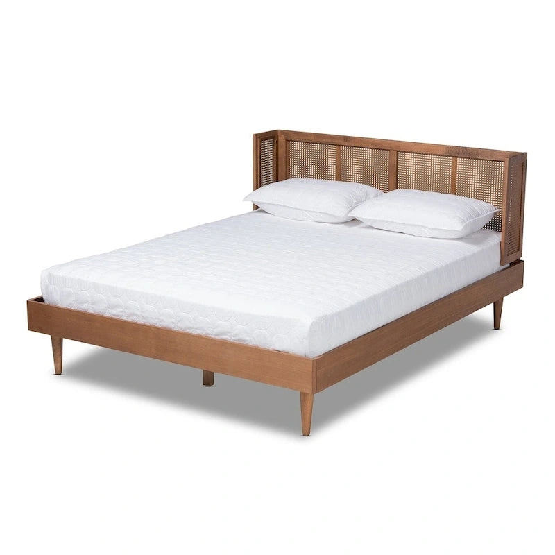 Lit plateforme tête de lit enveloppante en rotin brun naturel Pieds coniques