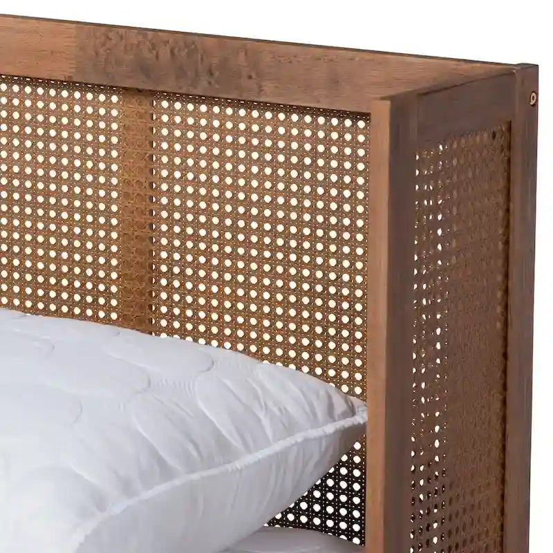 Lit plateforme tête de lit enveloppante en rotin brun naturel Pieds coniques