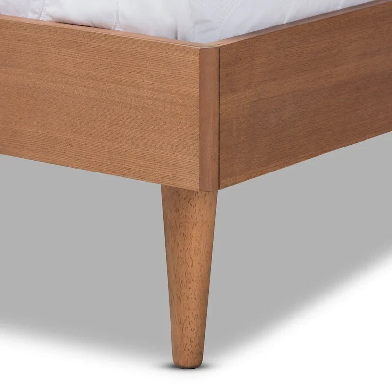 Lit plateforme tête de lit enveloppante en rotin brun naturel Pieds coniques