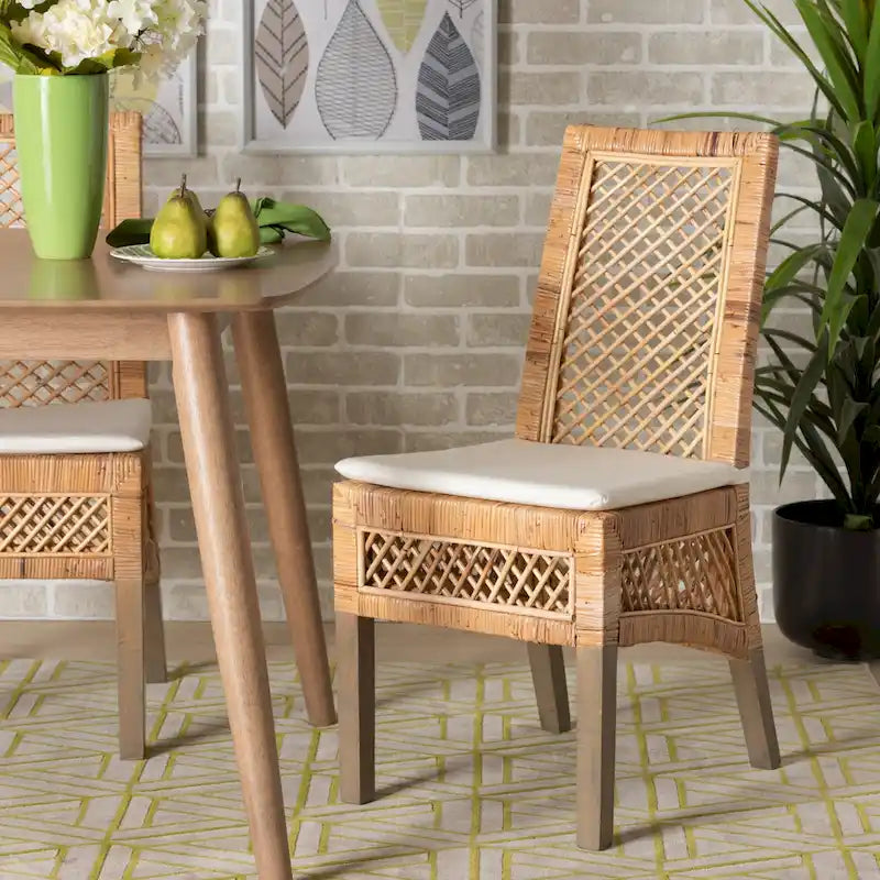 Chaise de salle à manger Bohème en rotin naturel avec coussin blanc et bois d'acajou