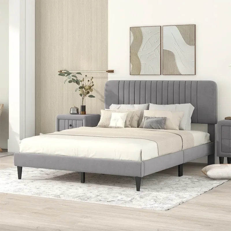 Lit plateforme rembourré en velours avec tête de lit capitonnée, vert et gris
