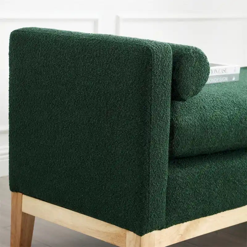 Banc rembourré avec pieds en bois cannelés et traversins